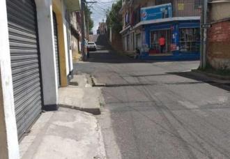 Se Renta 4 Locales en la Calle de Centros Hospitalarios la Paz de la Zona 14.
