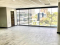 En venta amplia Oficina, de 100 m2, ubicada en el Edificio Design Center, de Zona 10, con 2 espacios cerrados, espacio amplio abierto, aire acondicionado, baño y 2 puestos de estacionamiento.
