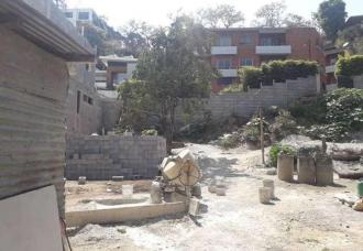 Se vende amplio terreno en zona 10, Guatemala. Colonia Okland - Miniatura 4