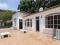 Preciosa casa en venta, ubicada en la exclusiva Zona 16, Ciudad de Guatemala, específicamente en Las Cumbres. Cuenta con una construcción de 400 mts2, ofrece un amplio y bello espacio para vivir cómodamente.
