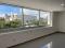 Venta de moderna y espaciosa oficina, en uno de los puntos más estratégicos de la Zona 10, Ciudad de Guatemala,  Dubái Center. Con una amplia área de construcción de 128 m2, esta oficina cuenta con 2 ambientes perfectamente distribuidos. 