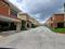 Venta encantadora casa ubicada en el Condominio Villas Campestre II, en Fraijanes. Consta de una construcción de 250 metros cuadrados sobre un terreno irregular y adicional cuenta con cancha polideportiva, juegos infantiles y parqueo de visitas.