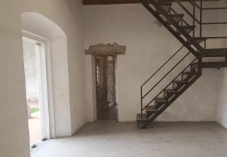 Se alquila amplio edificio,  2 niveles,  ubicado en el centro historico de la Zona 1, ideal para dif
