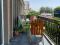 Se vende en exclusivo condominio, amplio apartamento de 233 m2, en nivel bajo; 3 dormitorios; 3.5 baños; amplias áreas sociales como sala, comedor con salida a balcón; acabados de lujo; 2 parqueos; bodega y demás servicios. Precio de venta: $ 555,000.