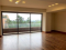 Lujoso apartamento en venta remodelado de 220 m² con excelente entrada de luz natural y pisos de madera. Ubicado en el edificio Las Margaritas, Zona 10, cuenta con 2 habitaciones, 2,5 baños, además, se vende completamente equipado.