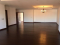 Amplio y acogedor apartamento en venta, de 294 m2, ubicado en prestigioso edificio de Zona 14, con 2 habitaciones, 2.5 baños y 3 puestos de estacionamiento.