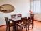 Para la venta apartamento amoblado con excelente ubicación, en área de Diagonal 6, Zona 10; 73 m2; 1 dormitorio amplio con closets; 1 baño; pisos de parquet; cómoda cocina equipada, con línea blanca; 1 parqueo techado; Precio de $ 130,000. 